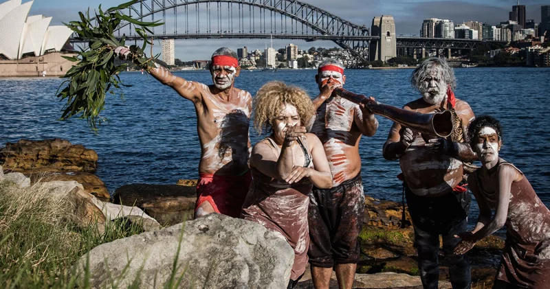 Avstraliya rəsmi şəkildə yerli xalqlara vurulan zərəri tanıdı