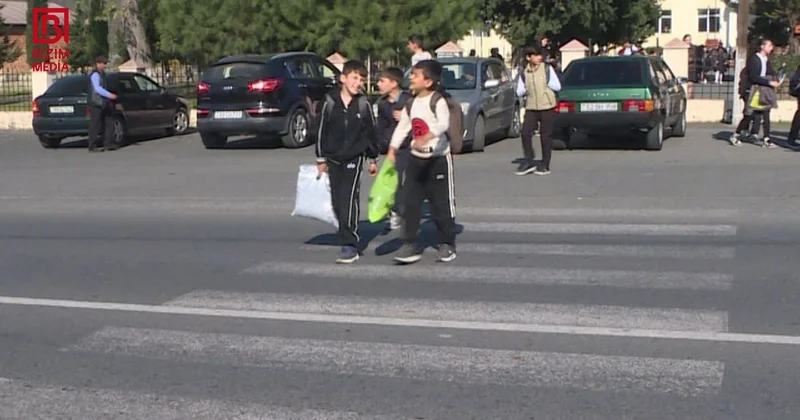 Silinən piyada zolaqları Məktəblilər üçün TƏHLÜKƏ böyüyür FOTO