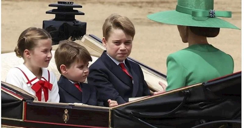 Britaniya şahzadəsi uşaqlarına telefonu qadağan etdi