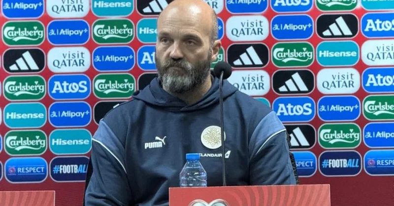 Наставник сборной Исландии: Хорошо, что главный арбитр не назначил пенальти