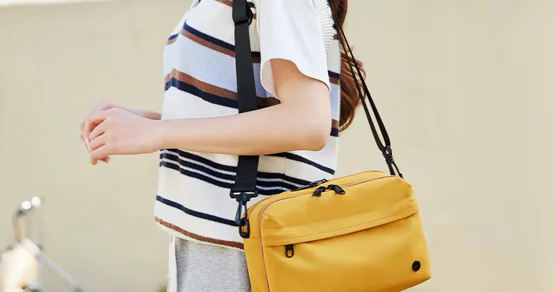 Bakıda eston qızın çantası oğurlandı Yellov bag dedi, oğru tutuldu