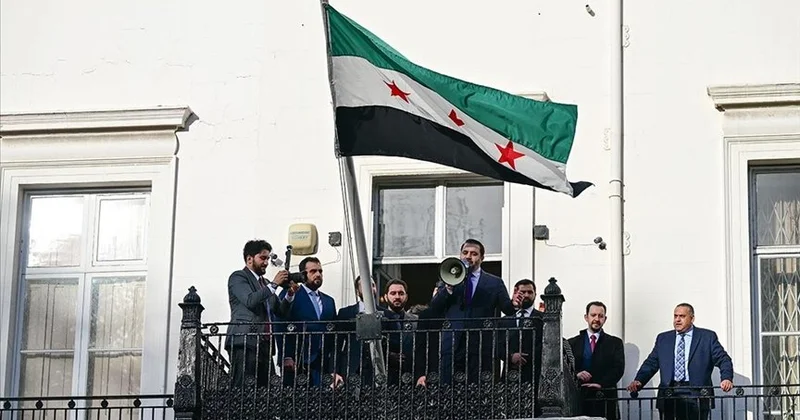 Londonda Suriya bayrağı qaldırıldı