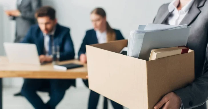 Сокращение персонала в Азербайджане: кого нельзя уволить и какие компенсации положены по закону?