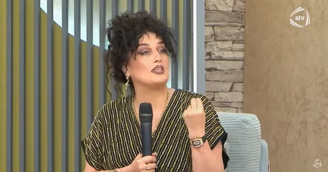 Elza Seyidcahan: Ledi Qaqa özünü mənə oxşadır