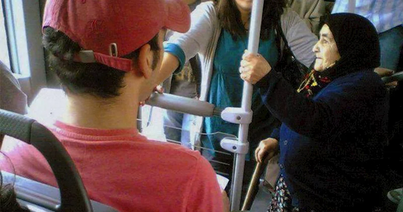 İctimai nəqliyyatda yaşlılara niyə yer verməliyik?