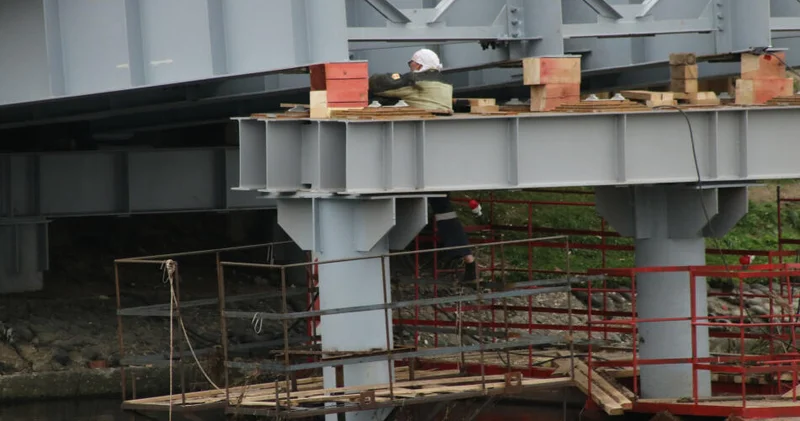 В Китае частично рухнул новый мост ВИДЕО