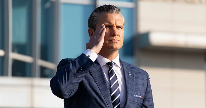 Pentaqon katibi: “Amerika ordusunda paltarlı oğlanlar olmayacaq”