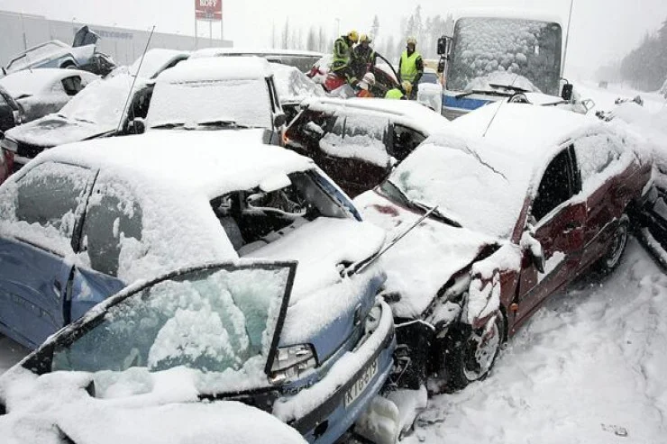 Bu sürücülər buzlu yola çıxmasın Hava 10 dərəcə enəcək