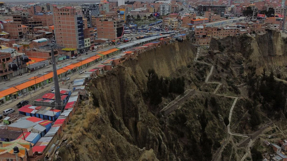 Boliviyadakı "intihar evləri"... FOTO