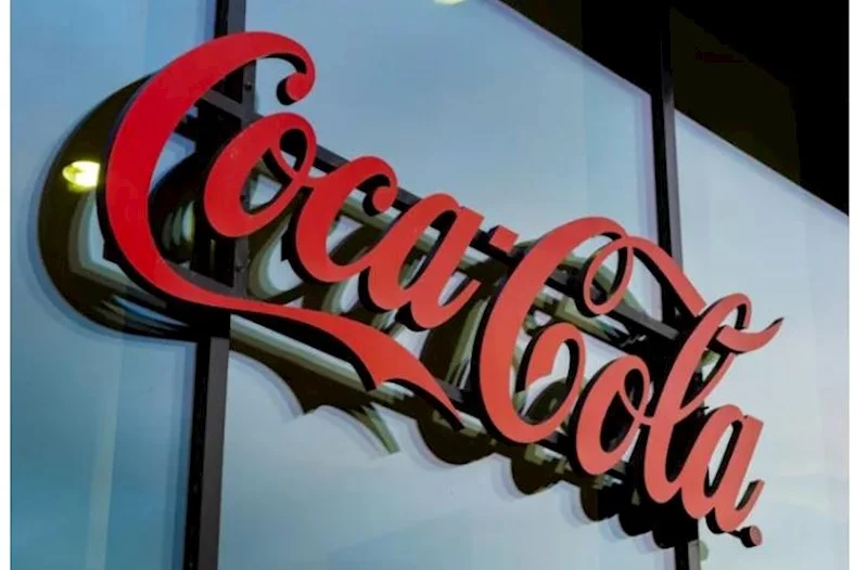 “CocaCola” məhkəməyə verildi Uşaqlarda asılılıq yaratdığı deyilir