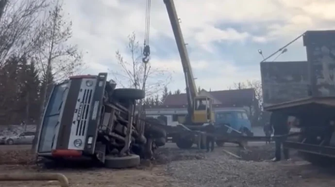 İmişlidə “KamAZ” yoldan çıxaraq aşdı VİDEO