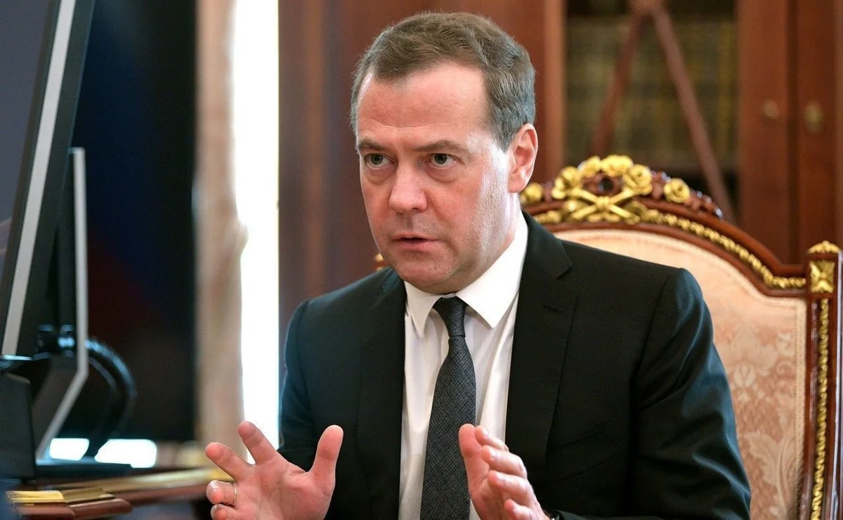 Dmitri Medvedev Ukraynanı Mançukuo ilə müqayisə etdi KONKRET