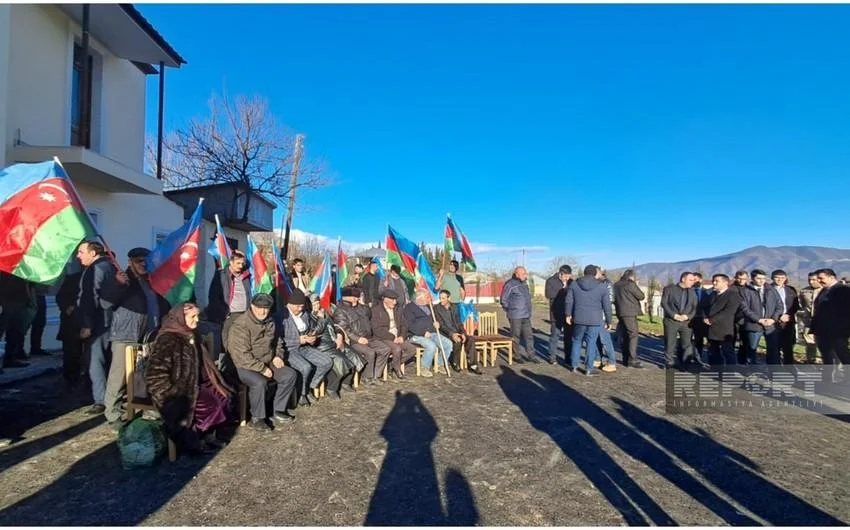 Xocalının Ballıca kəndinə ilk köç karvanı çatıb Sakinlərə evlərin açarları təqdim edilib + FOTOLAR AzPolitika onlayn siyasiictimai qəzet