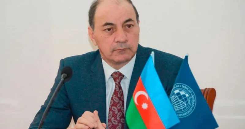 Əvəz Ələkbərov: Ramiz Mehdiyev iki nazirdən çəkinirdi