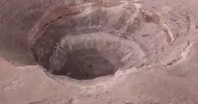 Сильная засуха в Турции привела к образованию сотен провалов грунта ВИДЕО