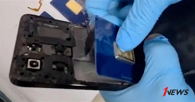 Золотые слитки в мобильном телефоне необычная находка таможенников в Баку