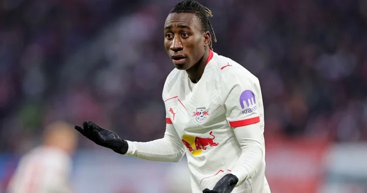 İngiltərə nəhəngləri 19 yaşlı futbolçuya elçi düşüb