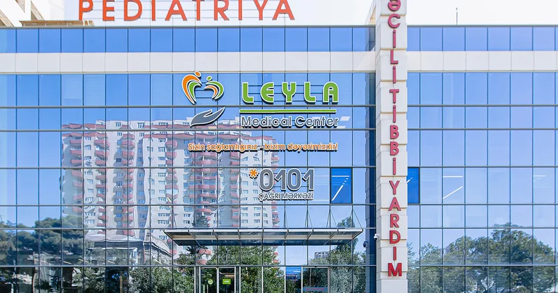 6 aylıq körpəni saatlarla gözlətdilər “Leyla Medical”a ağır ittiham