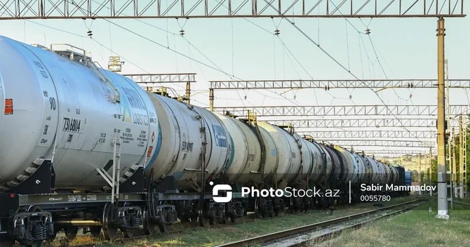 Cari ildə iki milyard sərnişin, 217.9 milyon ton yük daşınıb