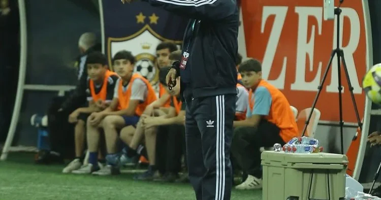 Tovuzda istefa şüarları