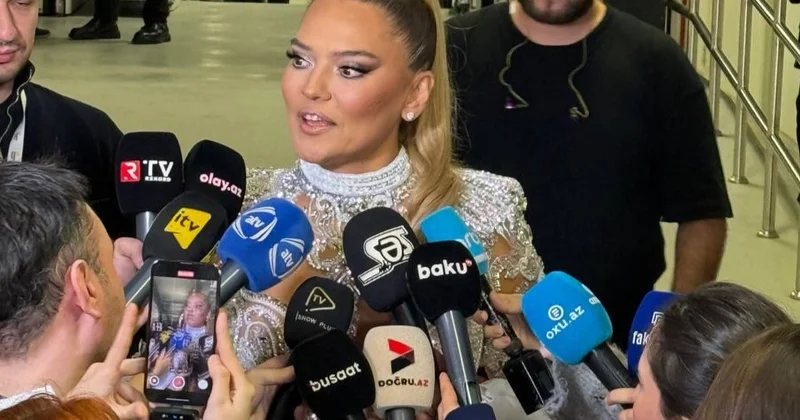 Müğənni Demet Akalın konsert öncəsi jurnalistlərə müsahibə verdi FOTO/VİDEO