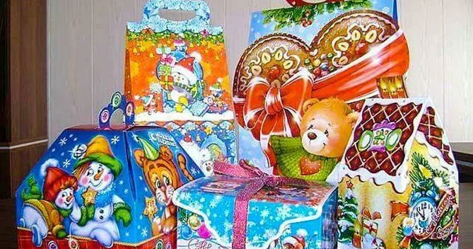 Bahalı qablaşma, keyfiyyətsiz MƏHSUL Yeni il qutuları ilə bağlı HƏYƏCAN TƏBİLİ