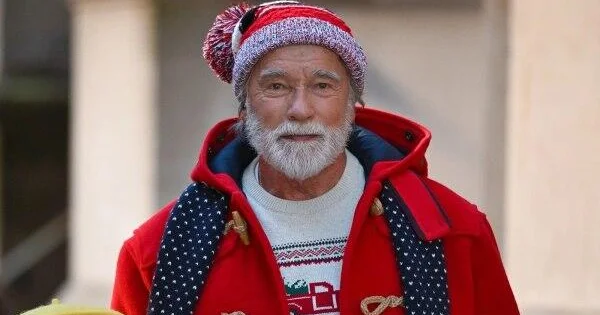 Arnold Şvartseneggeri görən polislər sıraya düzüldülər VİDEO