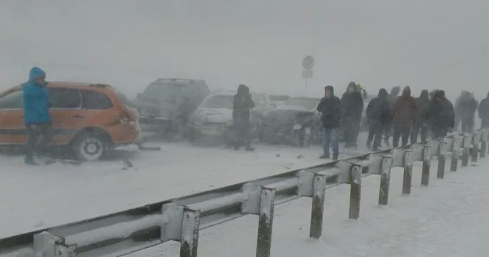 Zəncirvari qəzada 30 avtomobil zərər gördü FOTO