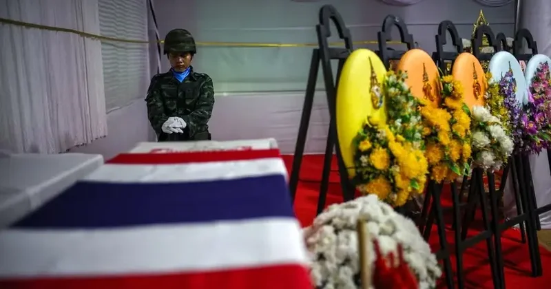 Kamboca ilə sərhəddə 14 tailandlı hərbçi ölüb