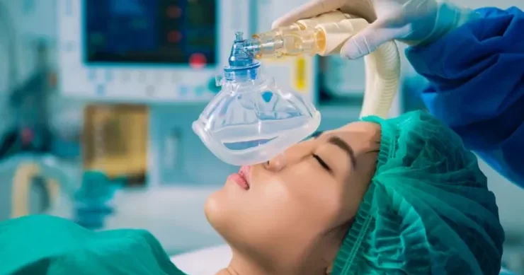 Tibb qardaşı narkoz da olan qızlara təcavüz etdi