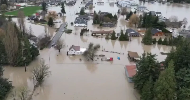 Наводнения в пограничье США и Канады ВИДЕО