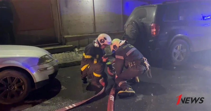 Пожар во дворце торжеств в Низаминском районе в Баку потушен