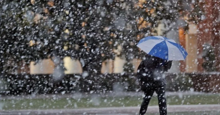 Bakıda hava şəraiti dəyişəcək: yağış və sulu qar gözlənilir