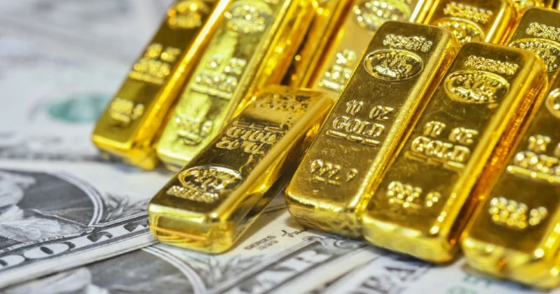 На мировых рынках золото подорожало более чем на 15 долларов