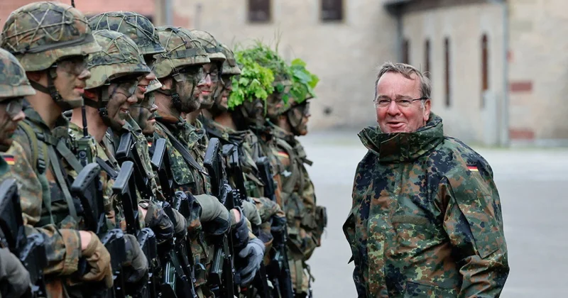 Almaniya Polşaya qoşun göndərəcək