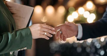 Rusiya diplomatları görüşlərdə əl sıxmağı dayandırdılar...