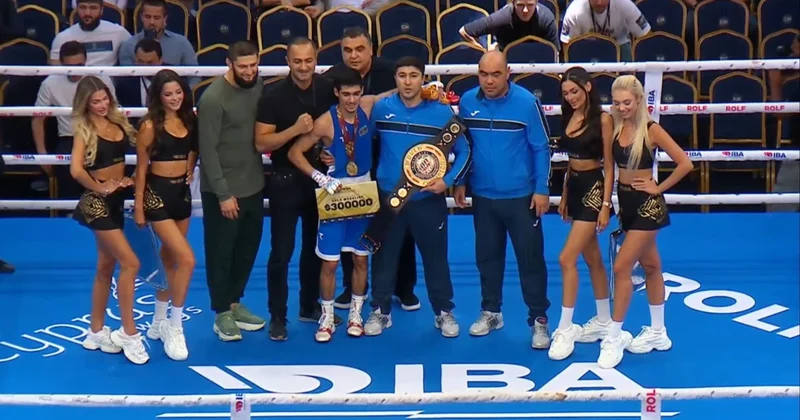 Azərbaycan boksçusu 19 yaşında dünya çempionu olub