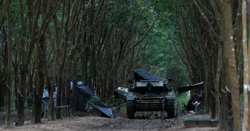 Trampın atəşkəs elanına baxmayaraq Tailand və Kamboca arasında döyüşlər gedir