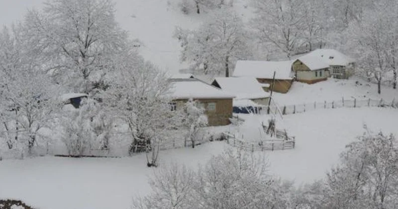 Sarıbaşa qar yağıb