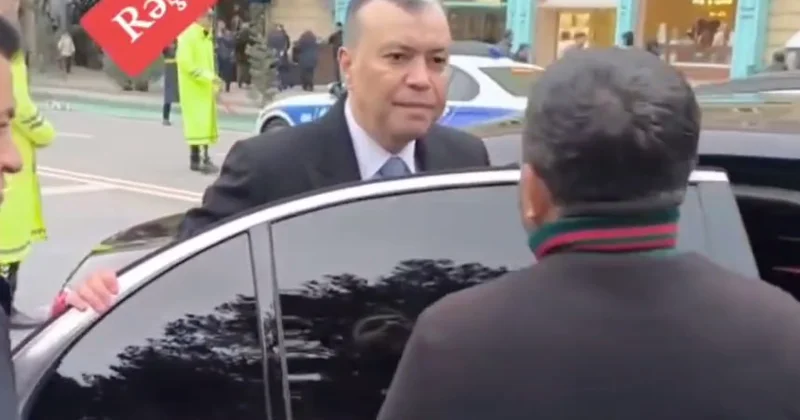 Sahil Babayev ona yaxınlaşan vətəndaşlara bunu dedi VİDEO