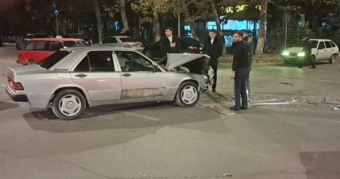 Mingəçevirdə qəza olub Maşınlara ciddi ziyan dəyib