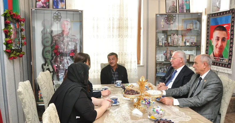 Heydər Əsədov yenidən şəhid ailələri ilə görüşdü Fotolar