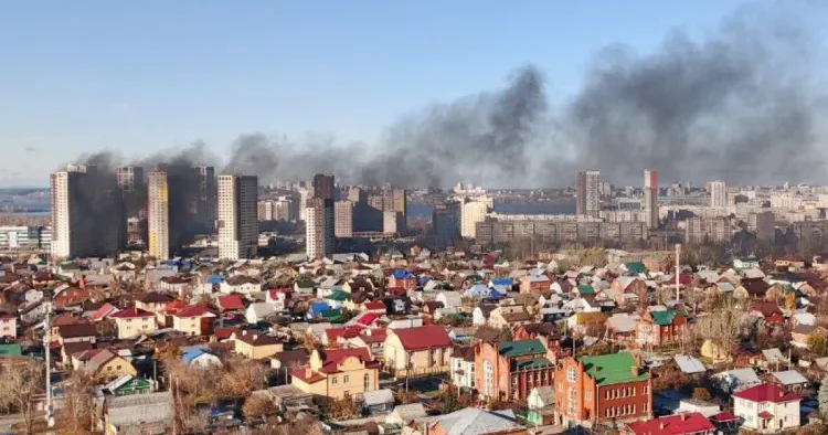 Yekaterinburqda binada tüstülənmə OLDU