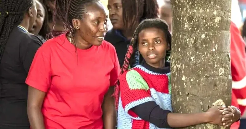 72 saat ərzində ağaca sarıldı, dünya REKORDU qırdı