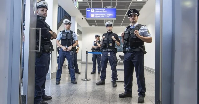 Anqoladan gələn qadının çantasından 11 mindən çox almaz aşkarlanıb