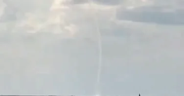 Водяной смерч в прибрежной зоне Кипра ВИДЕО
