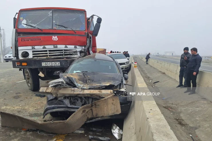 BakıQazax yolunda 10a yaxın maşın toqquşdu FOTOLENT