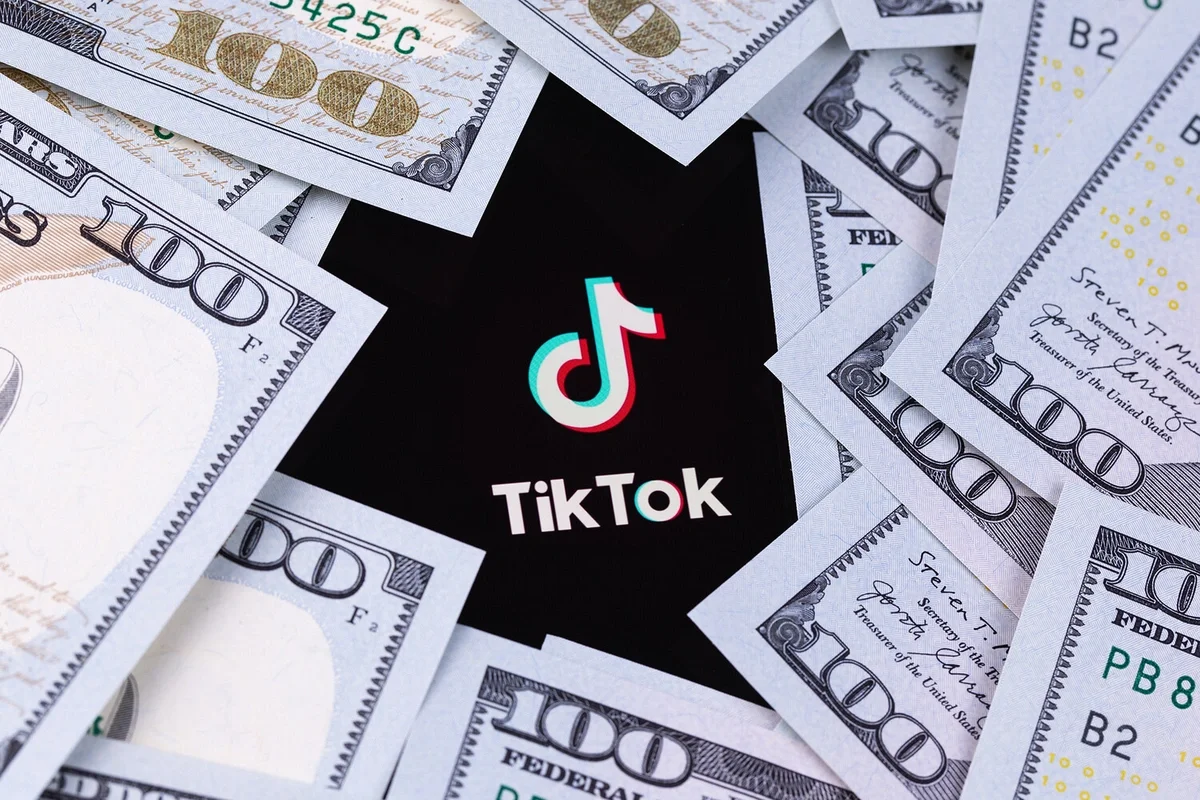 TikTok İlon Maskın nəzarətinə keçə bilər: Rəhbərlik toplandı