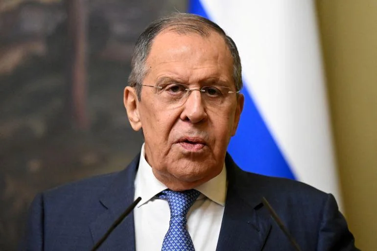 525ci qəzet Sergey Lavrov Ermənistana Aİyə qoşulmaqla bağlı qərarını hərtərəfli ölçübbiçməyi məsləhət görüb