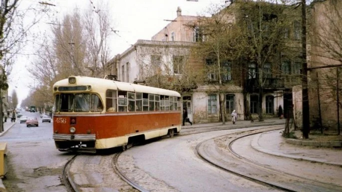 Tramvay xəttlərinin çəkilməsi hansı ərazilər üçün daha əlçatandır?